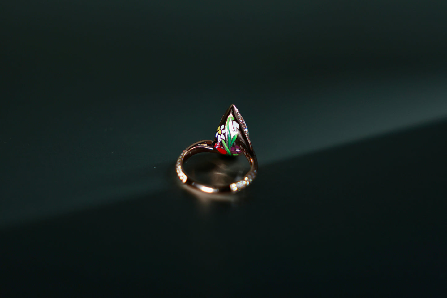 Temahadir’s Rosy Gemstone Ring